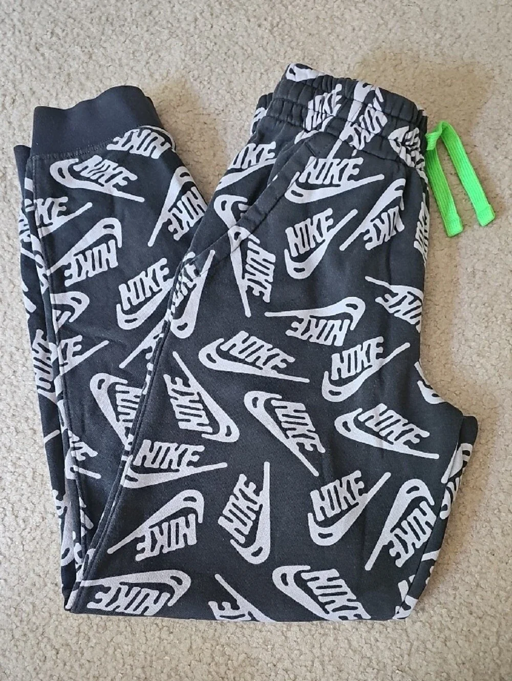 Nike kids jogger